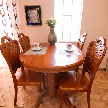 Appartamento Tirana Central Apartment *