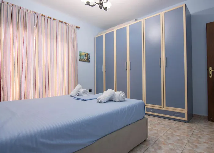 Tirana Central Apartment דירה טיראנה