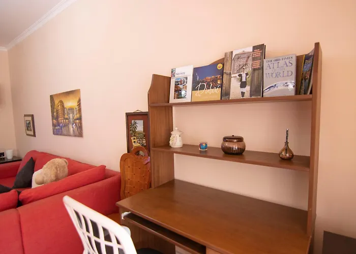 Tirana Central Apartment דירה