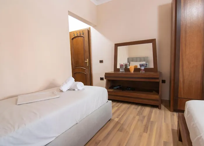 דירה Tirana Central Apartment *