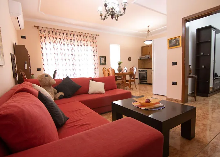 Tirana Central Apartment * טיראנה